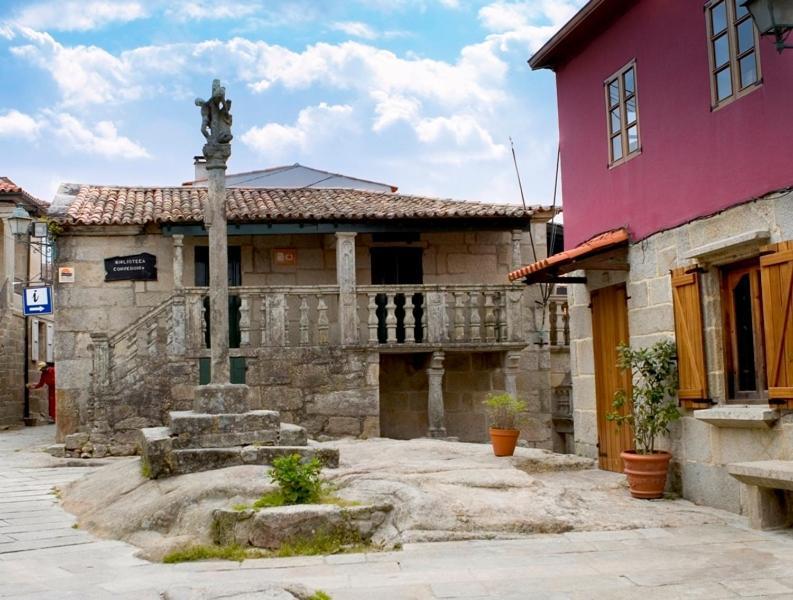 מלון Hospederia Monasterio De פויו מראה חיצוני תמונה
