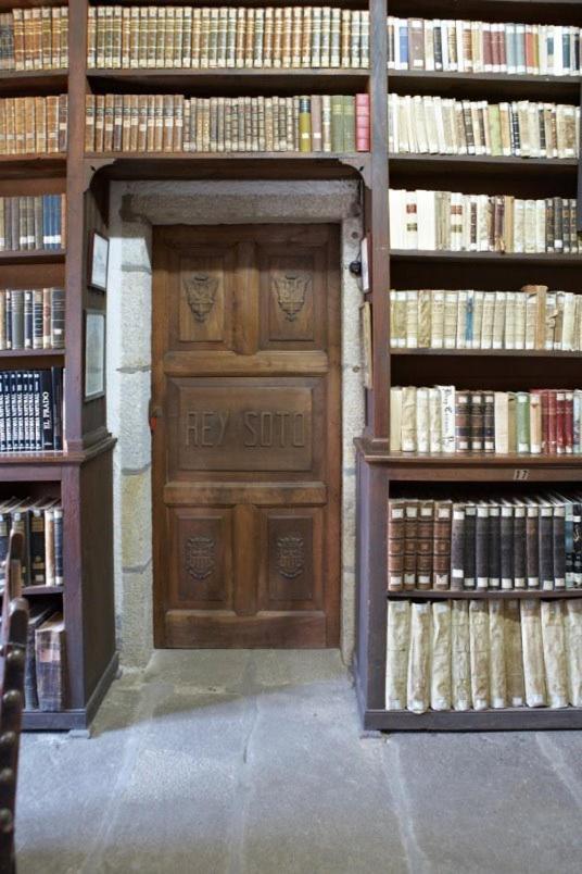 מלון Hospederia Monasterio De פויו מראה חיצוני תמונה